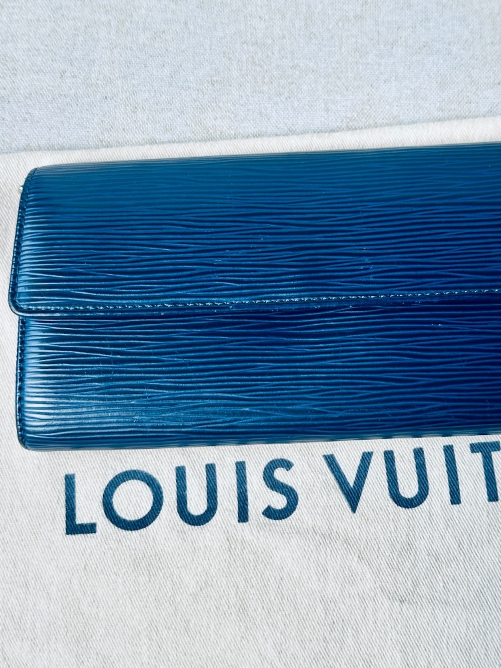 Louis Vuitton Wallet (Excellent condition)  Epi Leather_Blue